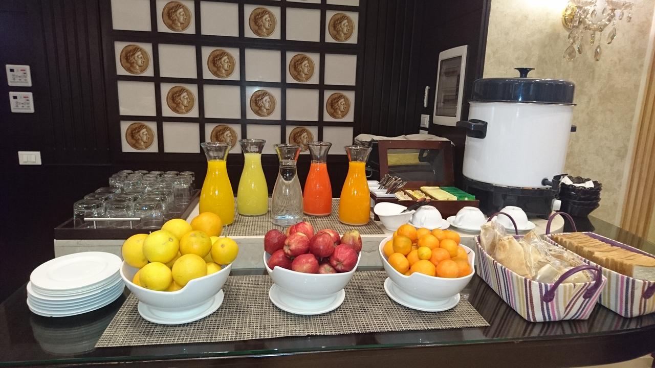 Queens Suite Hotel Beirut Exterior foto